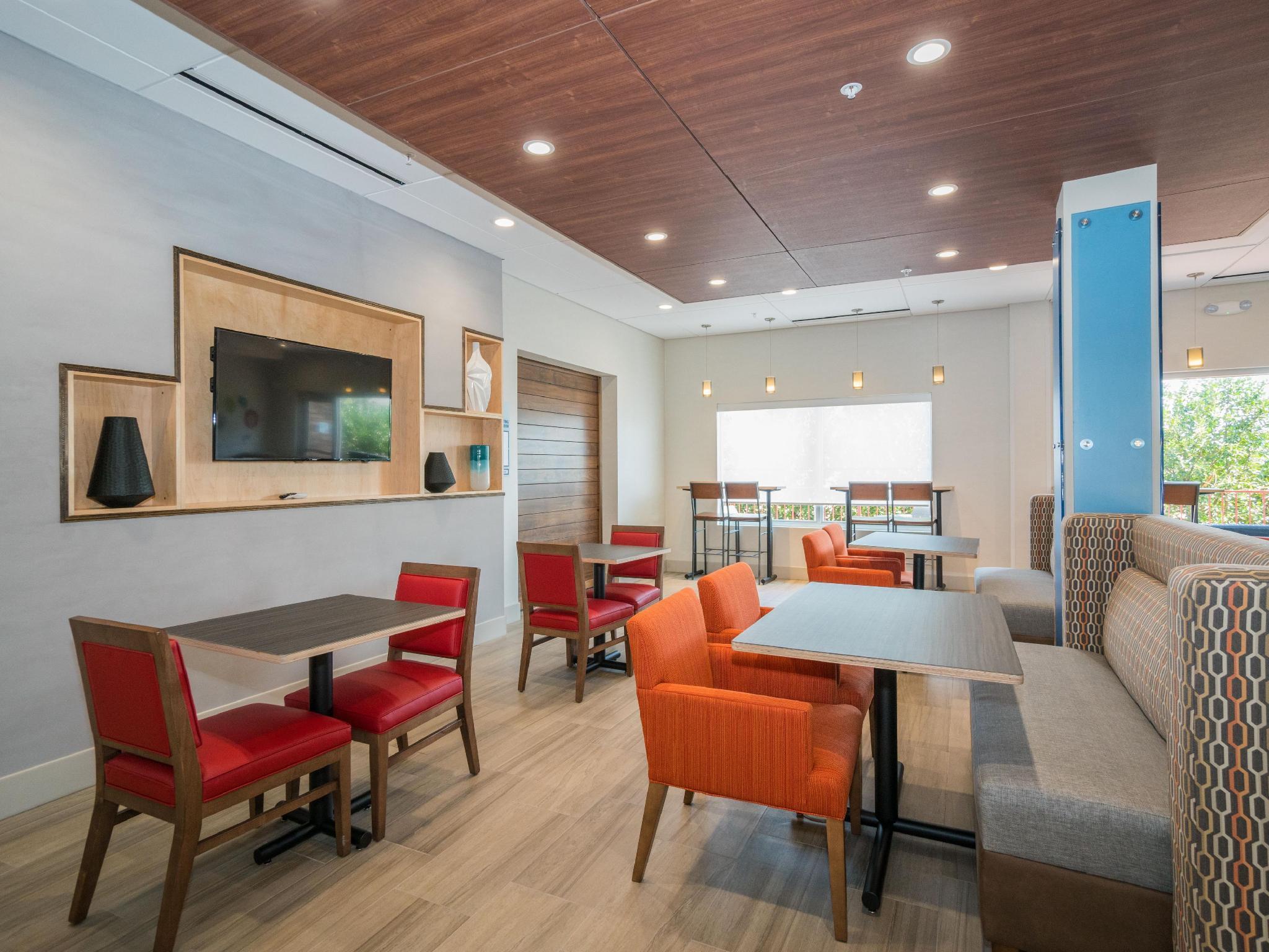 Holiday Inn Express & Suites - Southaven Central - Memphis By Ihg Εξωτερικό φωτογραφία